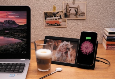 Logotrade Firmengeschenke das Foto: 5W Wireless Charger mit Fotorahmen