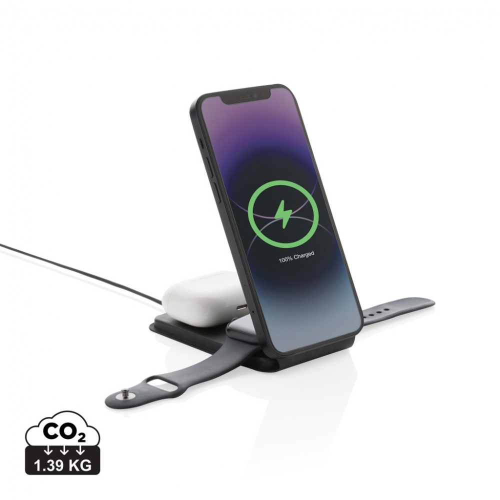 Logotrade Geschäftsgeschenke das Foto: Swiss Peak 15W 3-in-1 magnetischer Wireles Charger aus rPU