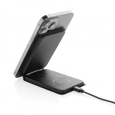 Logotrade Werbeartikel das Foto: Swiss Peak 15W 3-in-1 magnetischer Wireles Charger aus rPU