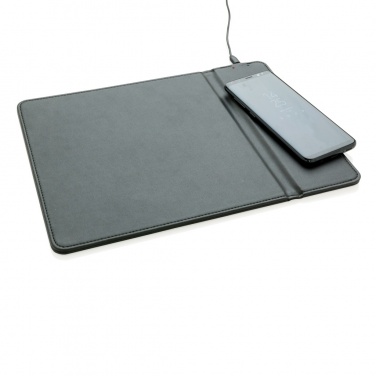 Logotrade Geschäftsgeschenke das Foto: Mousepad mit Wireless-5W-Charging Funktion