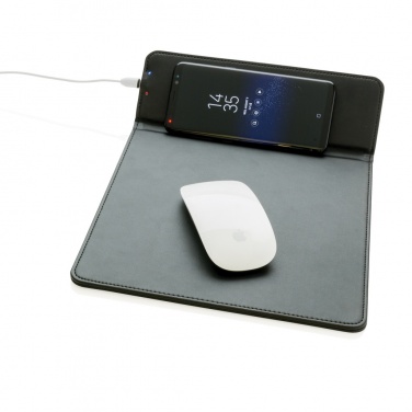 Logotrade Firmengeschenke das Foto: Mousepad mit Wireless-5W-Charging Funktion