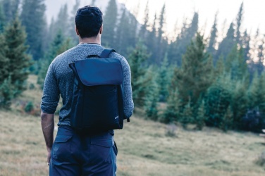 Logotrade Werbeartikel das Foto: Swiss Peak Fern AWARE™ RPET 15,6" Rucksack mit Allover-Zip