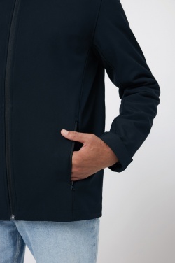 Logotrade Werbeartikel das Foto: Iqoniq Makalu Herren Softshelljacke aus recyceltem Polyester