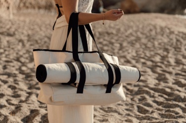 Logotrade Werbegeschenke das Foto: VINGA Volonne AWARE™ Strandtasche aus recyceltem Canvas