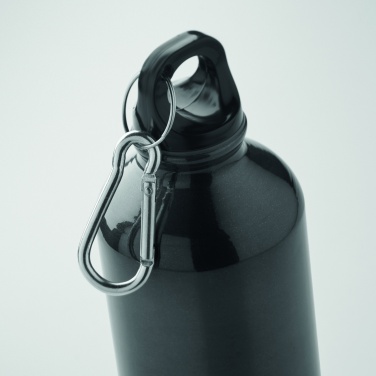 Logotrade Werbeartikel das Foto: Einwandige 500-ml-Wasserflasche aus recyceltem Aluminium mit Karabiner