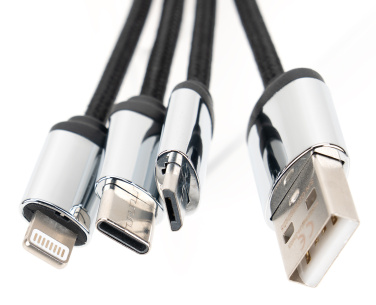 Logotrade Geschäftsgeschenke das Foto: 4-in-1-Kabel mit elighted-Logo im Holzgehäuse