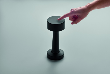 Logotrade werbemittel das Foto: USB-Tischlampe Metall