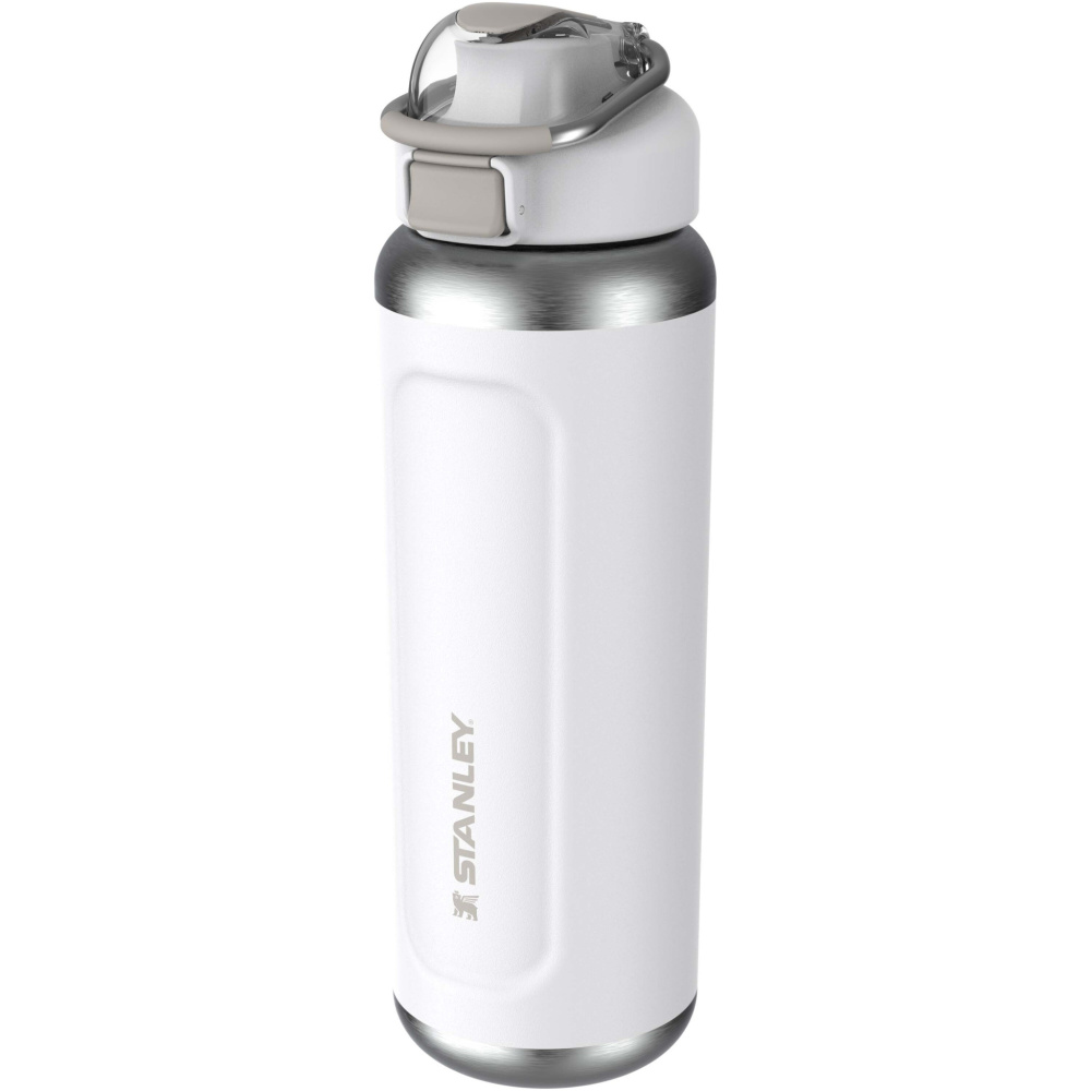 Logotrade Werbegeschenke das Foto: Stanley 710 ml isolierte Flasche aus recyceltem Edelstahl