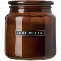 Wellmark Let's Get Cozy 650 g scented candle - cedar wood fragrance, Amber heather