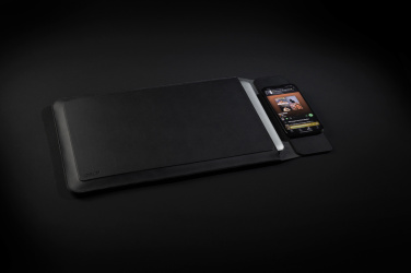 Logotrade business gift image of: Swiss Peak 15W magnetic charging laptop sleeve 14-15,6"