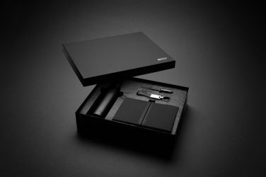 Logotrade promotional merchandise image of: Swiss Peak RCS deluxe business gift set w/ water bottle