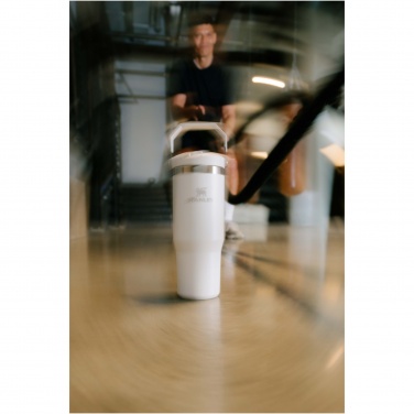 Logotrade ärikingitused pilt: Stanley 890 ml IceFlow™ kõrrega termoskruus