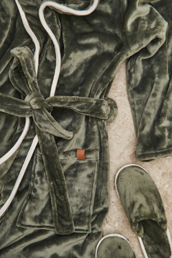 Logotrade firmakingi foto: VINGA Louis luksuslik plüüsist hommikumantel, suurus S-M