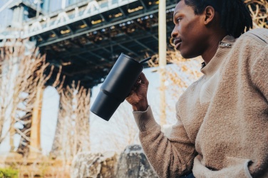 Logotrade reklaamtoote foto: Embrace deluxe roostevabast terasest termoskruus, 900 ml