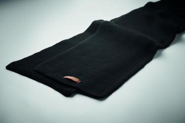 Logotrade reklaamkingi foto: Talvekomplekt taaskasutatud materjalist, kindad, müts ja sall