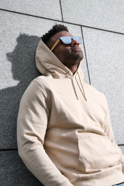 Logotrade ärikingituse foto: Bambusraamiga Prism RCS taaskasutatud plastikust päikeseprillid