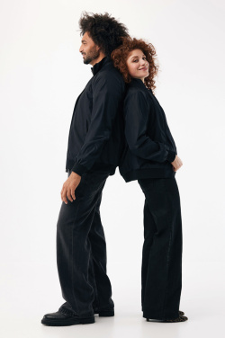 Logo trade ärikingi pilt: IQONIQ Odin taaskasutatud polüestrist kerge unisex jakk