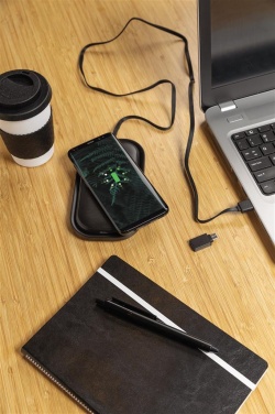 Logo trade liikelahja kuva: Reklaamkingitus: Wireless charging 5.000 mAh powerbank base, black