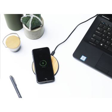 Logotrade liikelahja tuotekuva: Bamboo 10W Wireless Charger langaton pikalaturi