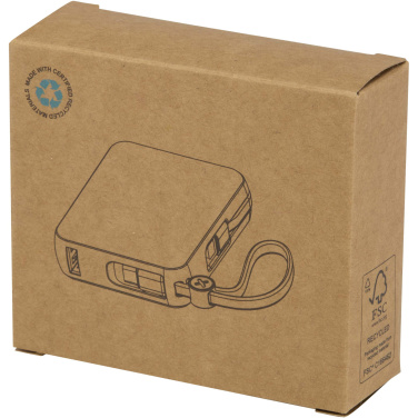 Logotrade mainostuotet kuva: Acrux 10 000 mAh:n ja 35 W:n tablettivirtalähde, jossa sisäänrakennettu Type-C-kaapeli – valmistettu kierrätetystä muovista