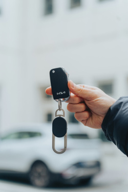 Logotrade verslo dovanos nuotrauka: Dviguba raktų pakabukas su „Keyfinder“ funkcija ir vietos nustatymu visame pasaulyje