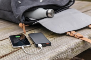 Лого трейд pекламные cувениры фото: Reklaamkingitus: Aluminum 18W 10.000 mAh PD Powerbank, black