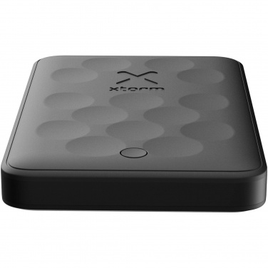 Logotrade kampanjprodukter bild: Xtorm FS5W051 magnetisk trådlös powerbank på 5 000 mAh