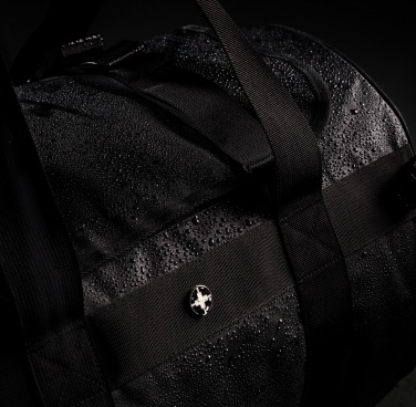 Logotrade kampanjprodukter bild: Swiss Peak RFID sport duffle & ryggsäck