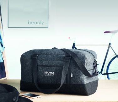 Logotrade kampanjprodukter bild: Weekend bag i RPET-filt