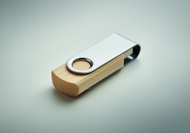 Logotrade kampanjprodukter bild: Techmate bambu USB 16GB        MO6898-40