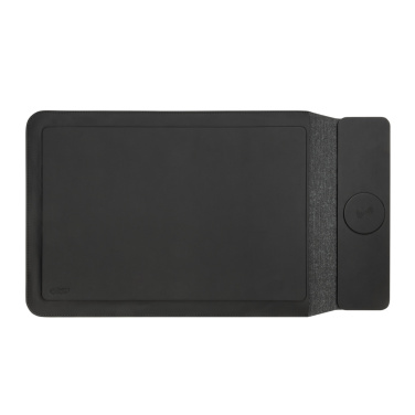 Logotrade profilreklam bild: Swiss Peak 15W magnetiskt laddningsfodral för laptop 14-15,6