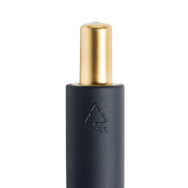 Logotrade profilprodukter bild: EDGE RCS Luxury tresidig penna